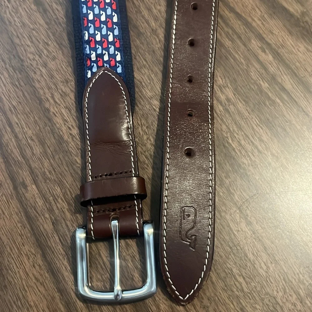 Vineyard Vines Size 30 White Blue Whale Belt
